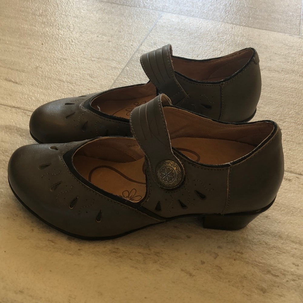 Aetrex shoes